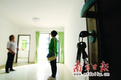 近日,位于环城路旁的雅园新村廉租房迎来了首批住户。 苏仕日 摄 近日,位于环城路旁的雅园新村廉租房迎来了首批住户。 苏仕日 摄