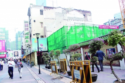 西湖路骑楼街将拆的消息令街坊唏嘘不已,规划专家们也呼吁拆骑楼要慎重。梁文祥 谢含含 摄 西湖路骑楼街将拆的消息令街坊唏嘘不已,规划专家们也呼吁拆骑楼要慎重。梁文祥 谢含含 摄
